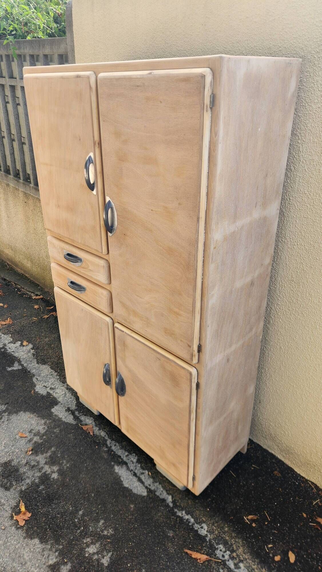 Mado buffet vintage from the 1960s - In sanded raw wood