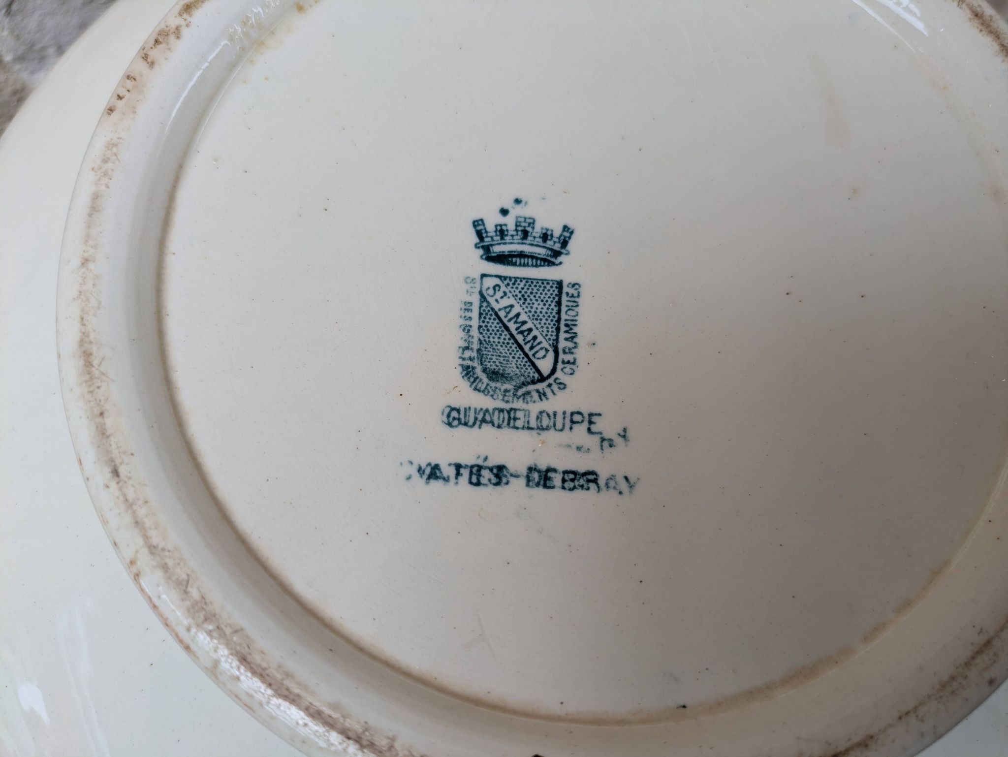 Saint Amand soup tureen model Guadeloupe with a floral decoration in Terre de Fer.