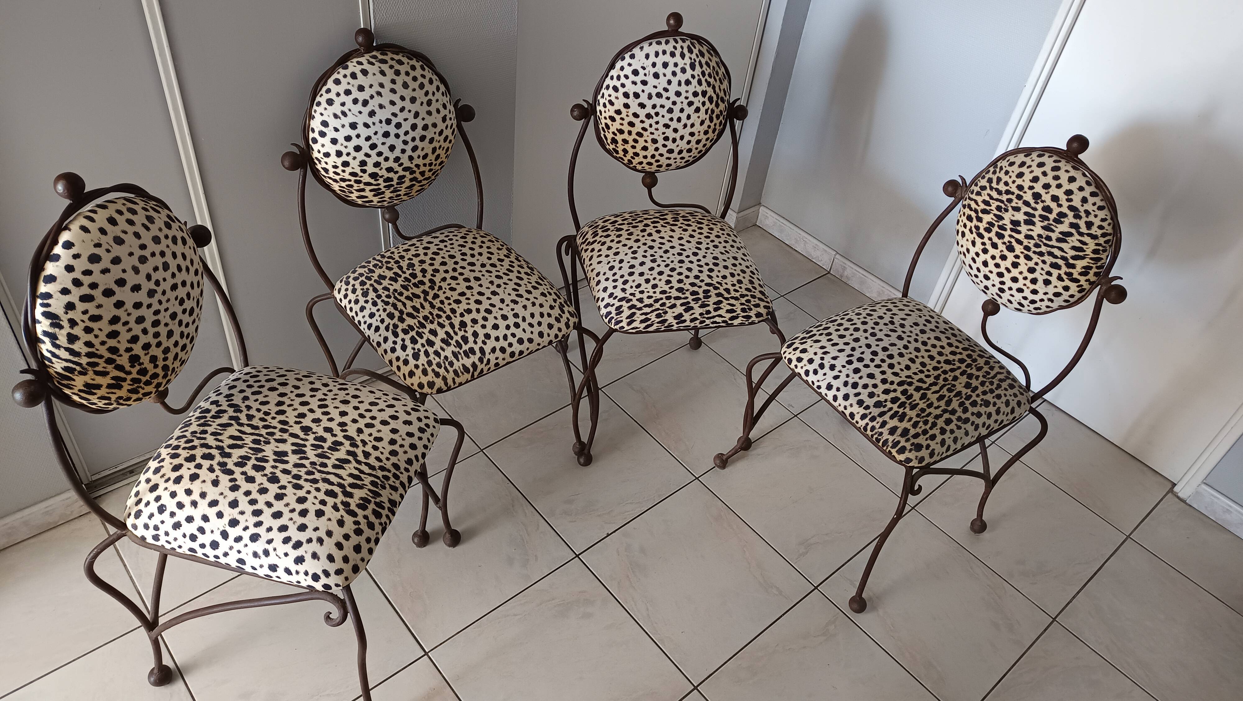 "Galante" chairs