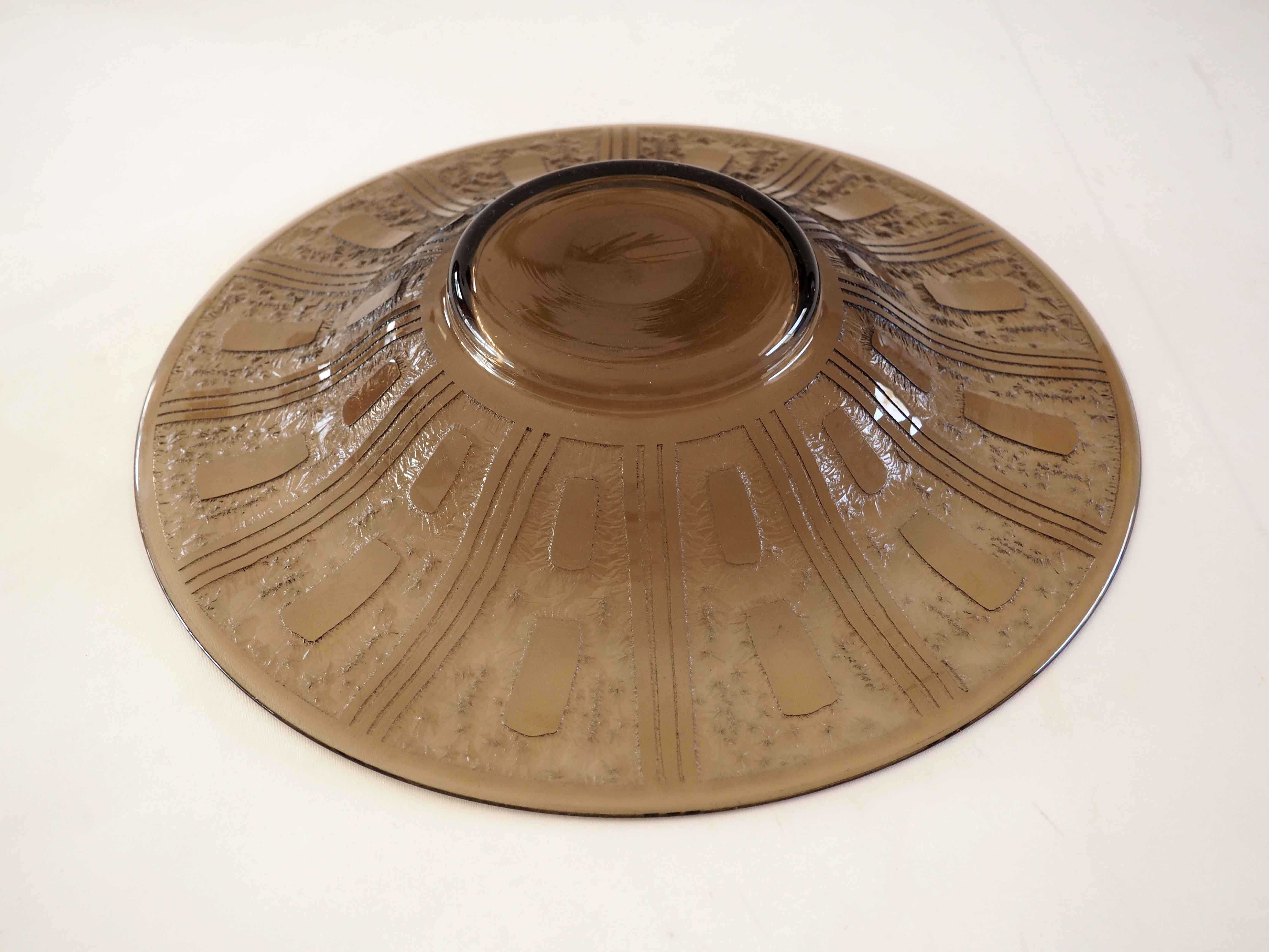 Verror dish engraved smoked glass