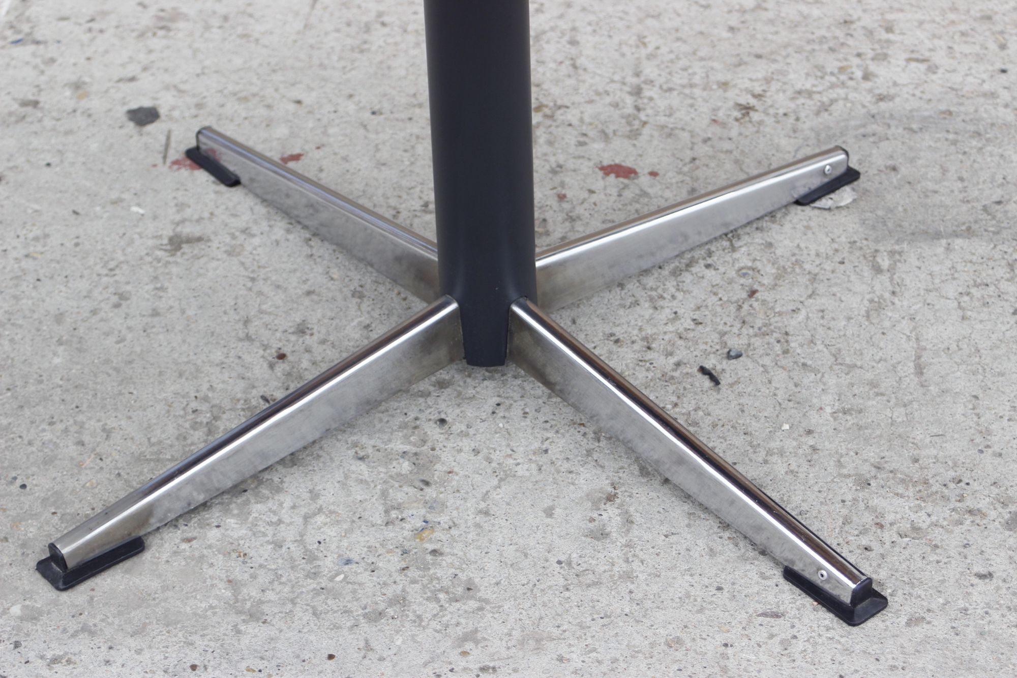 Mid century coffee table in teak veneer by Mutz, Germany 1950s