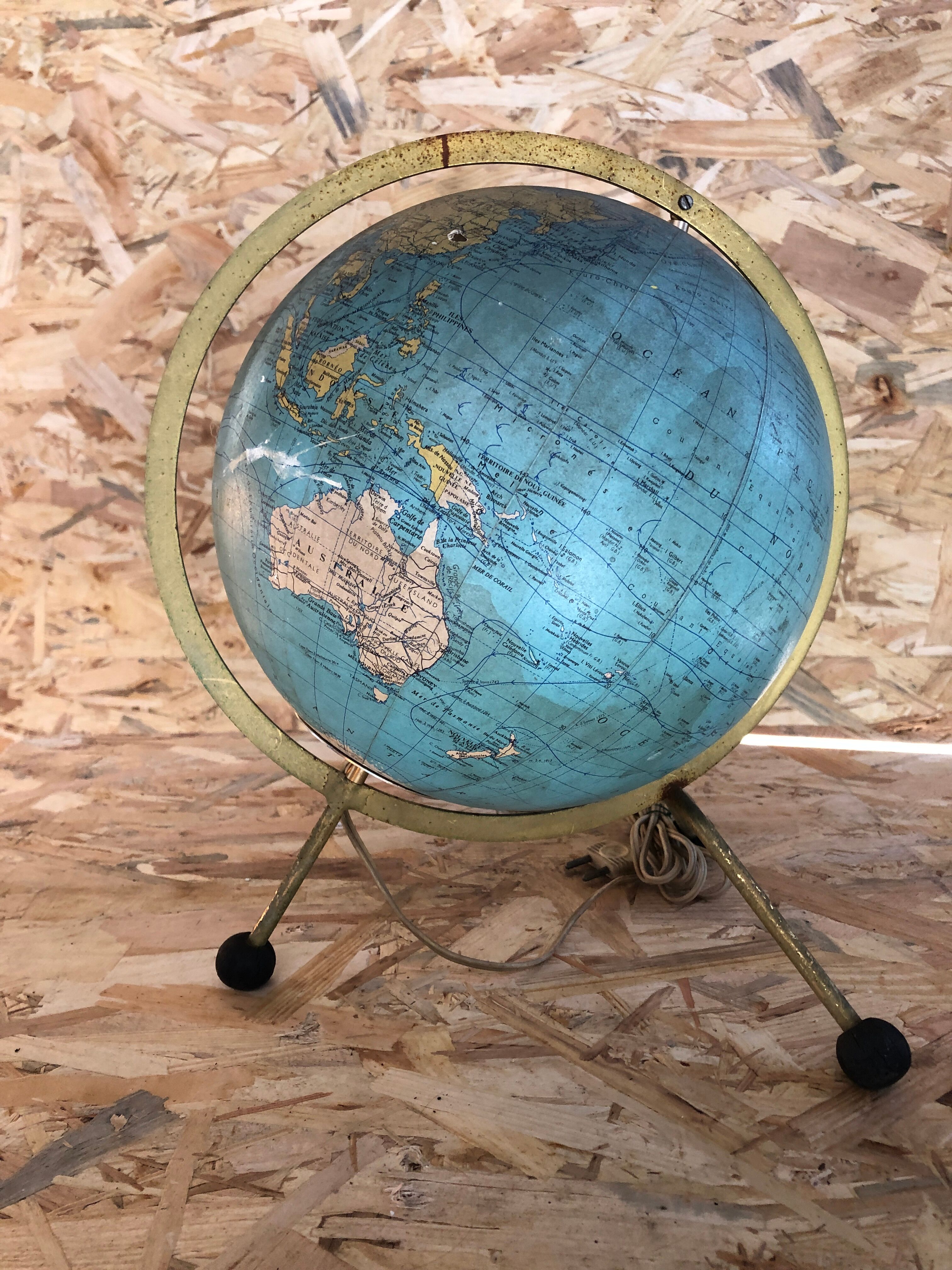 Old glass globe world map 1963