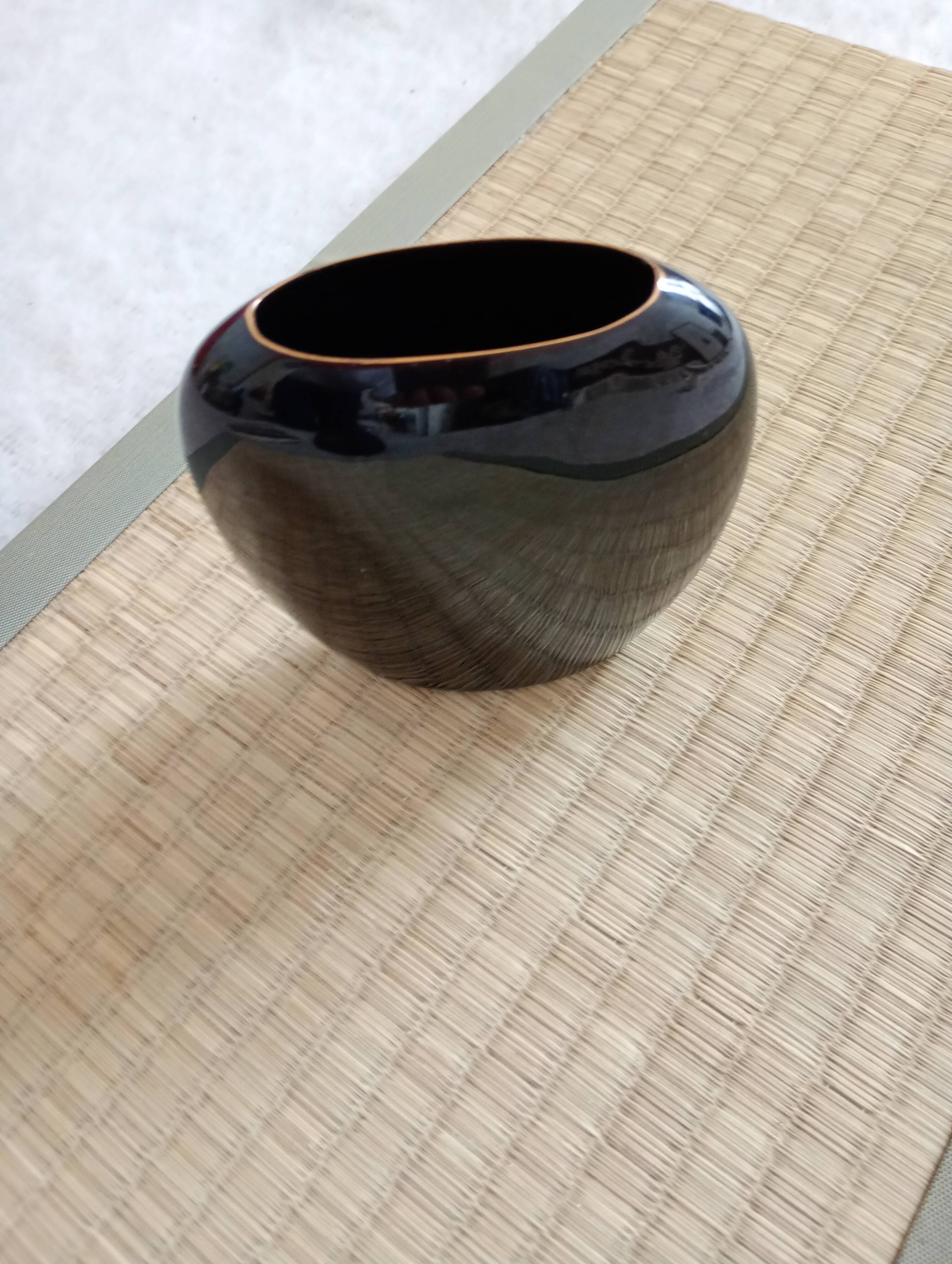 Vase japonais Yamaji à décor d'iris