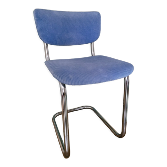 Chaise bleu ciel