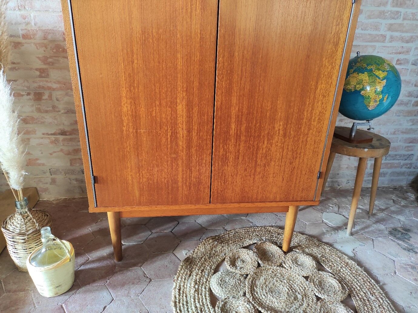 Armoire vintage