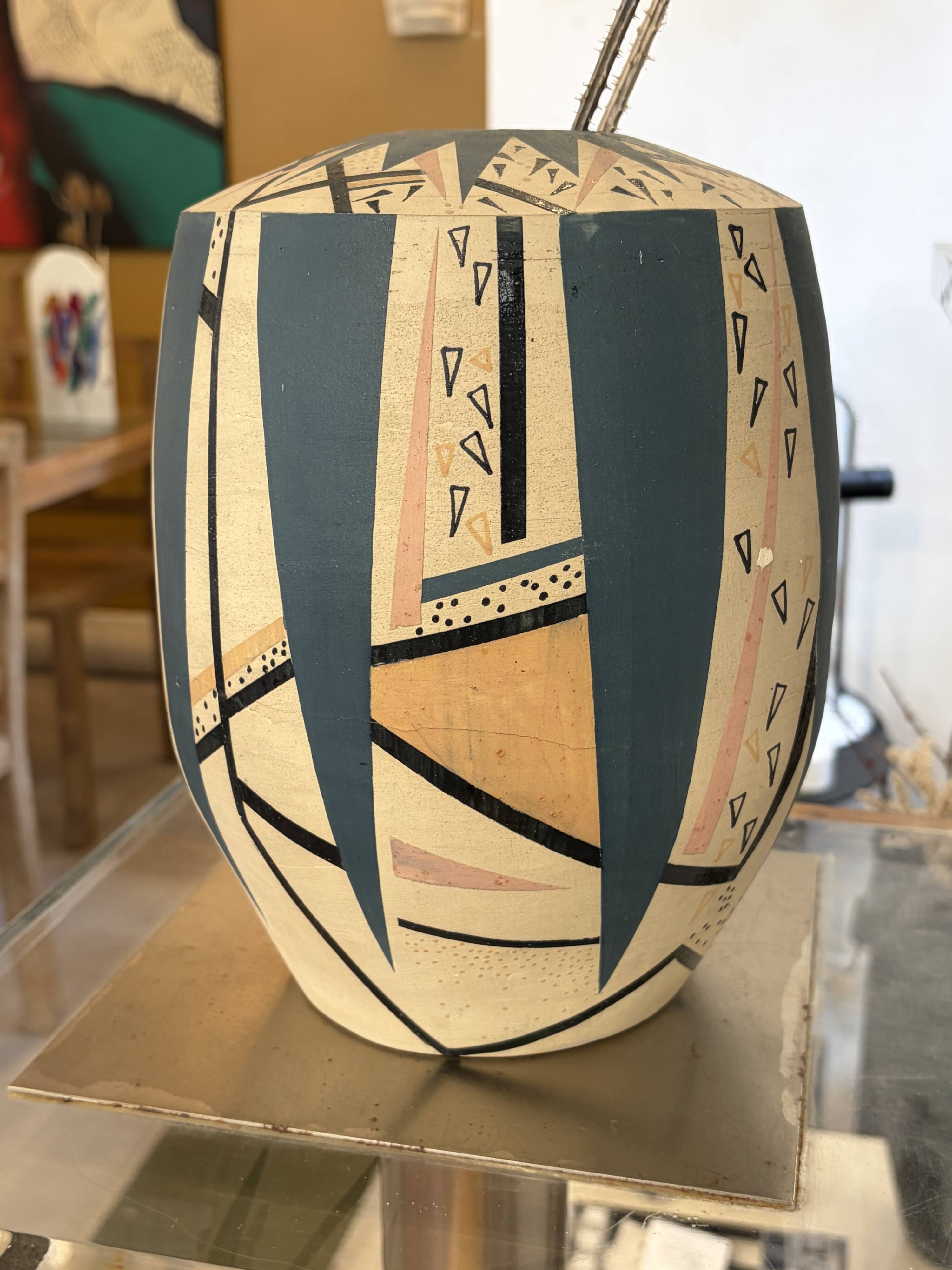 Vase postmoderne