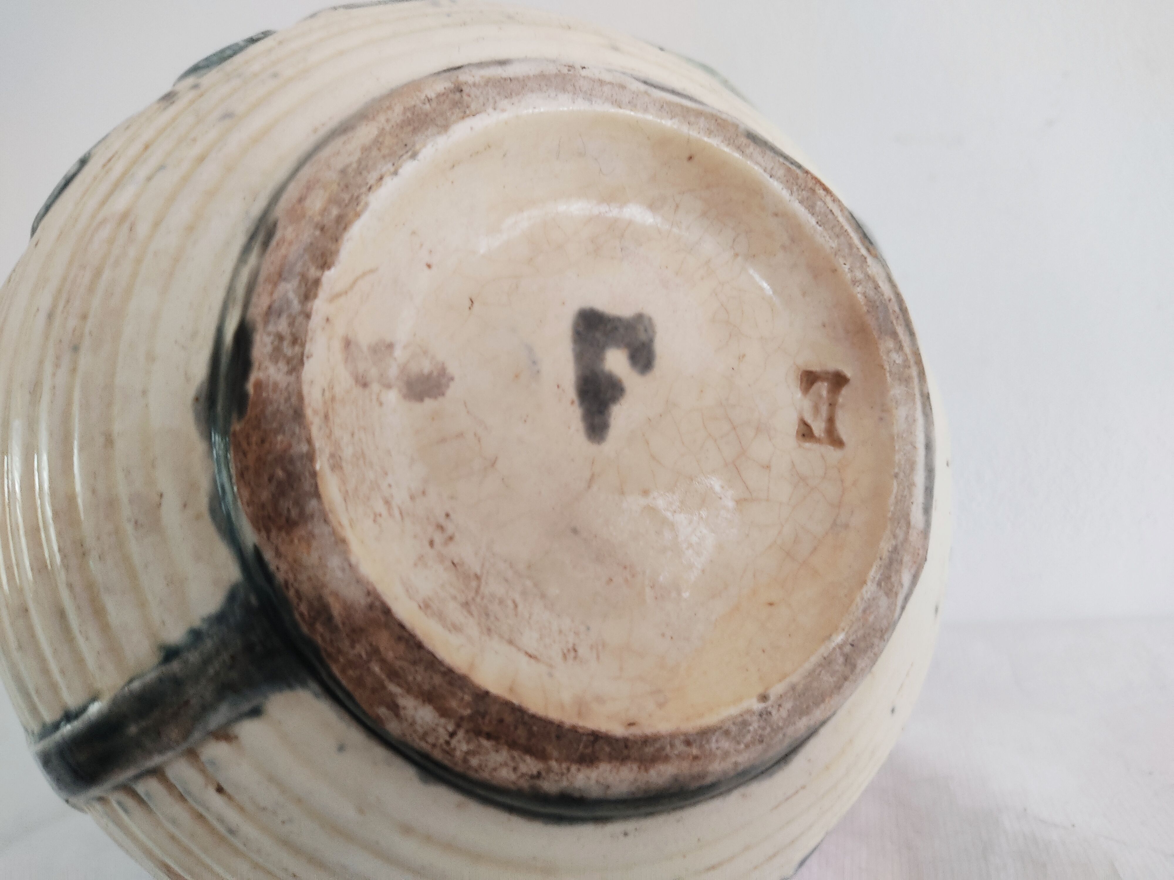 Pitcher dabbling around 1900