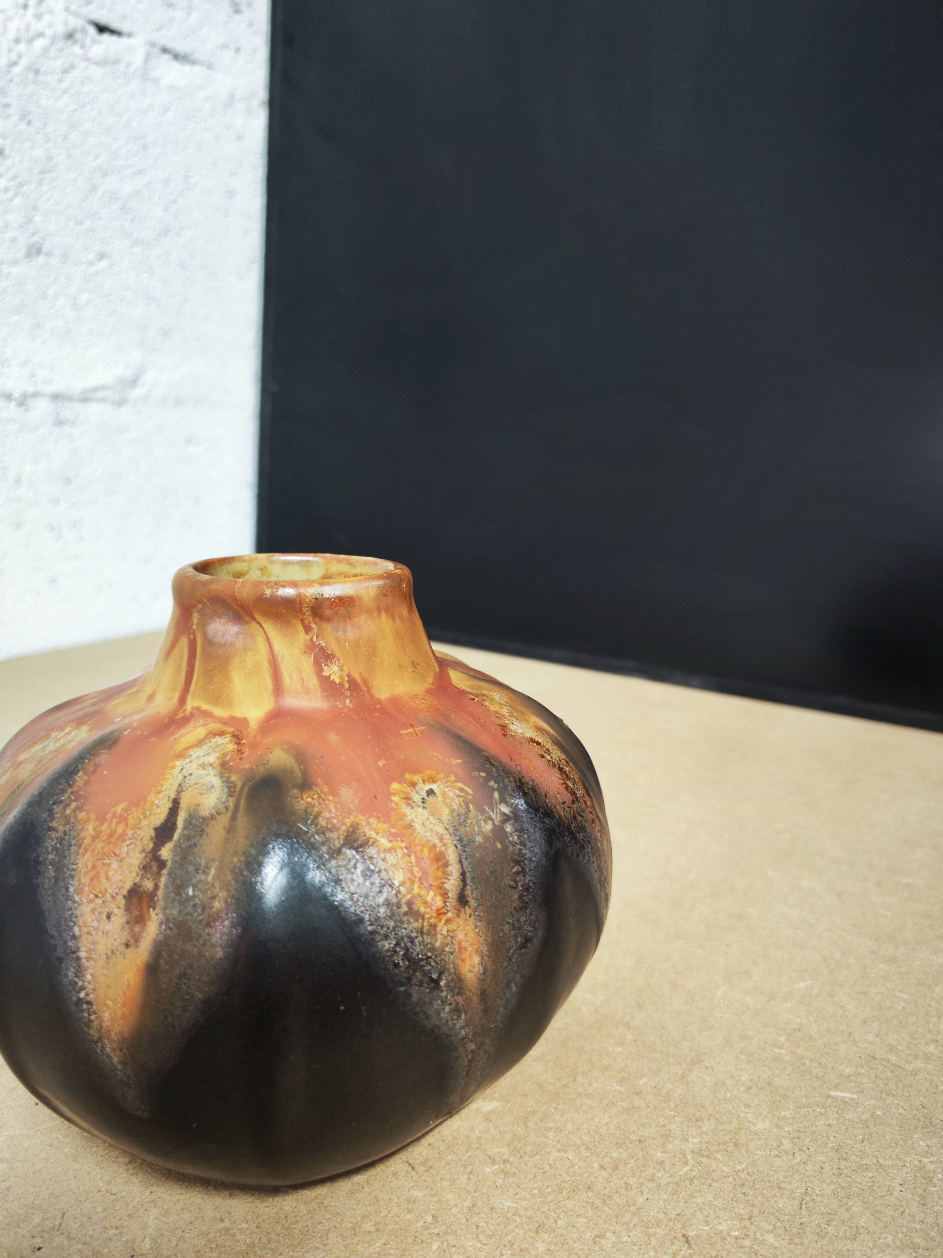 Vase boule Gilbert Metenier