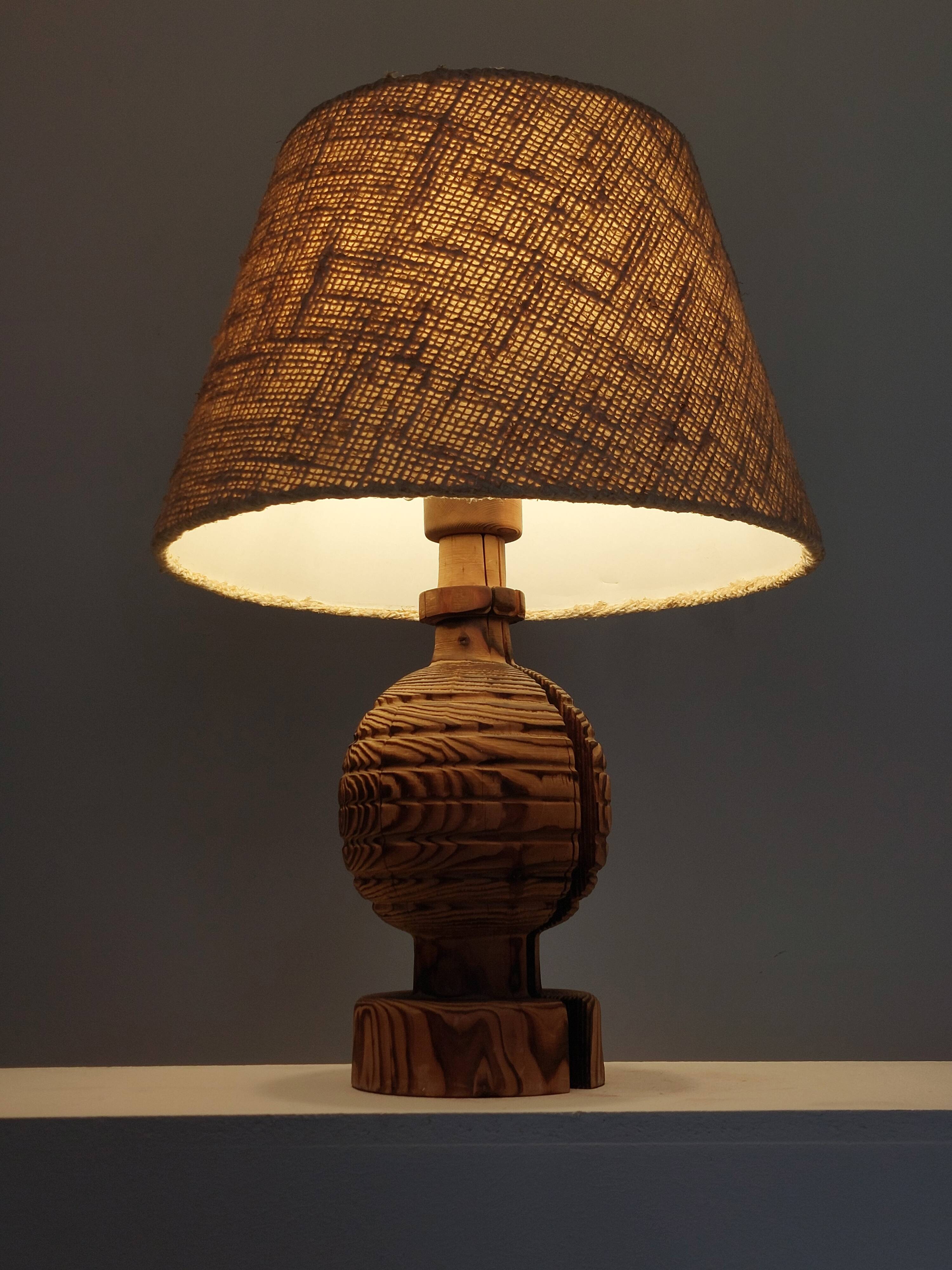Rare vintage Mid Century brutalist flamed pine table lamp  by Temde