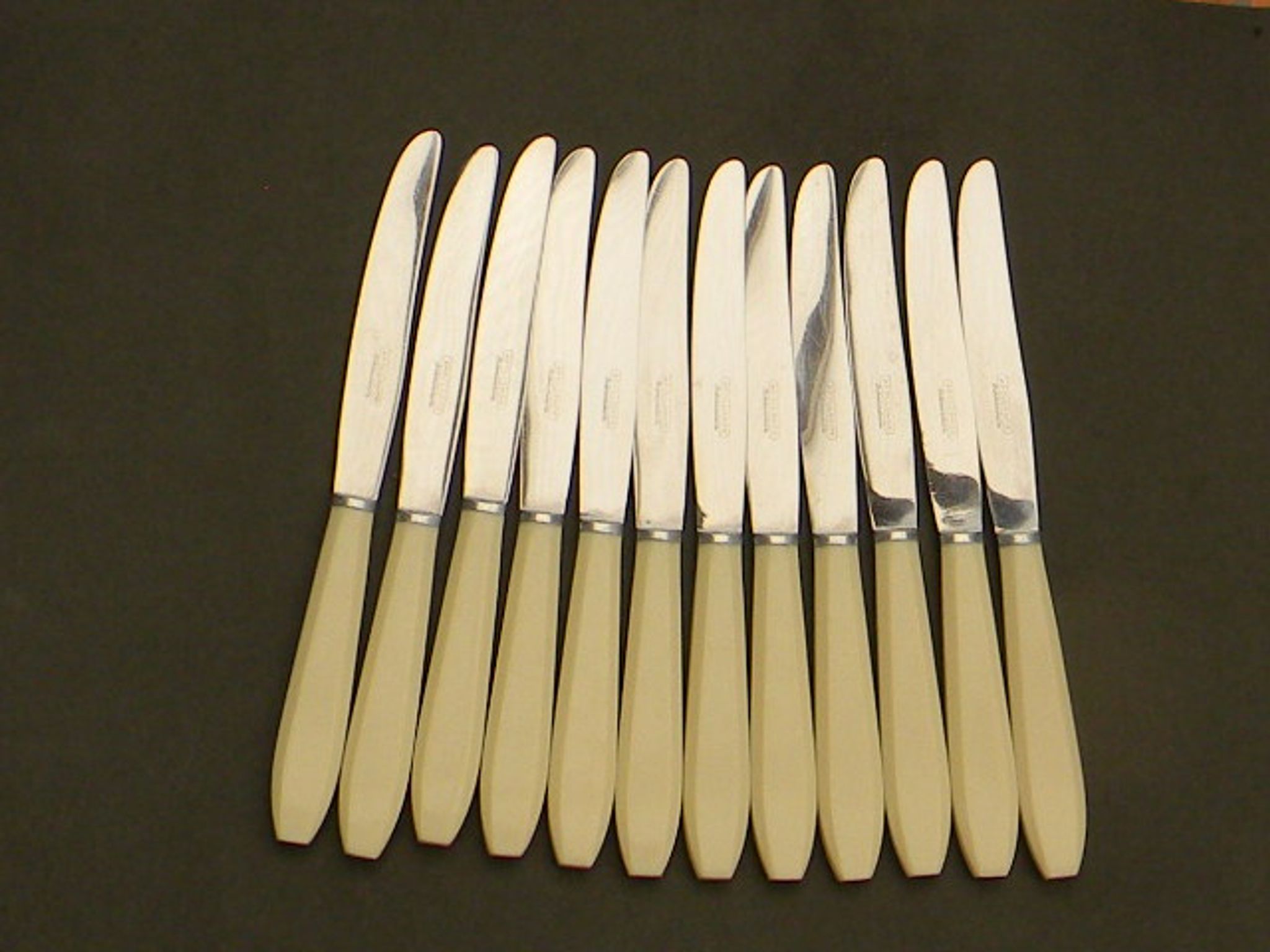 Lot of 12 cheese or vintage dessert knives apollonox