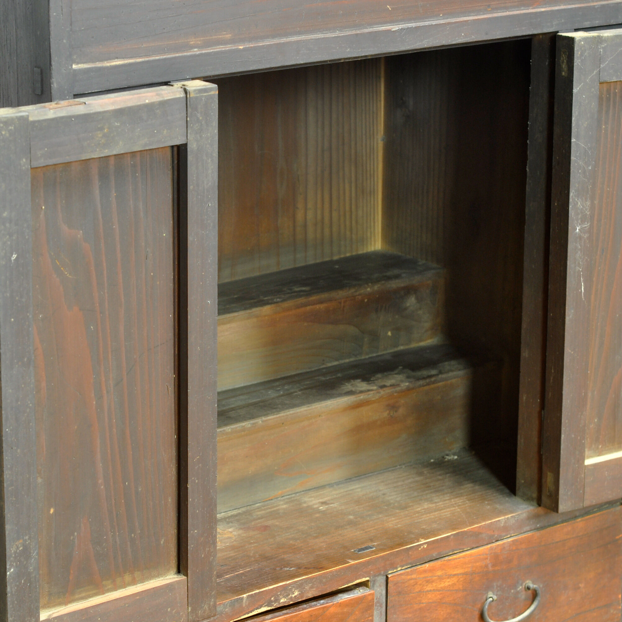 Petit cabinet japonais, vers 1920