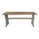 Banc réenchanté en beige, assise cirée chêne moyen.