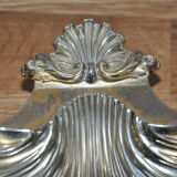 Empty-pocket scallop shell