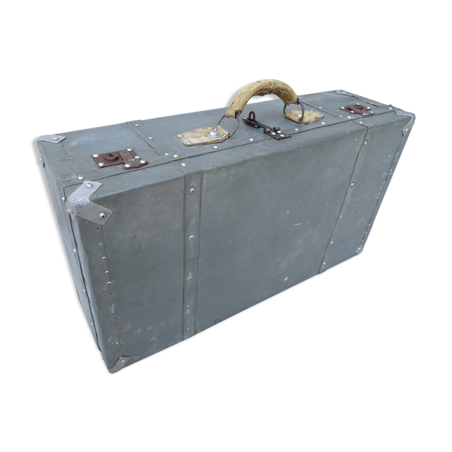 Zinc-covered trunk