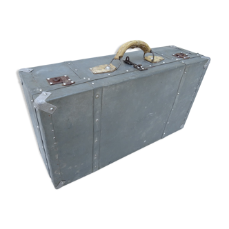 Zinc-covered trunk