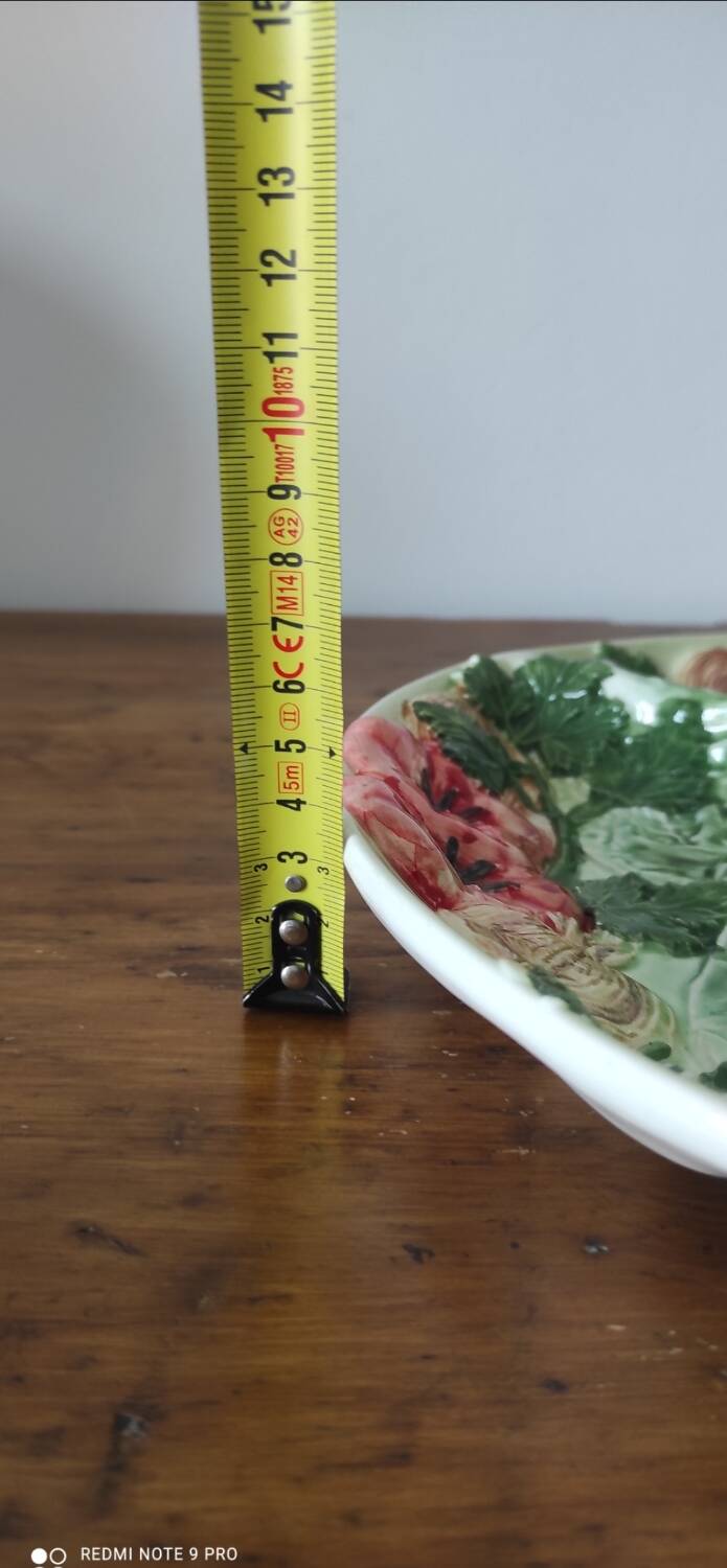 Barbotine serving dish