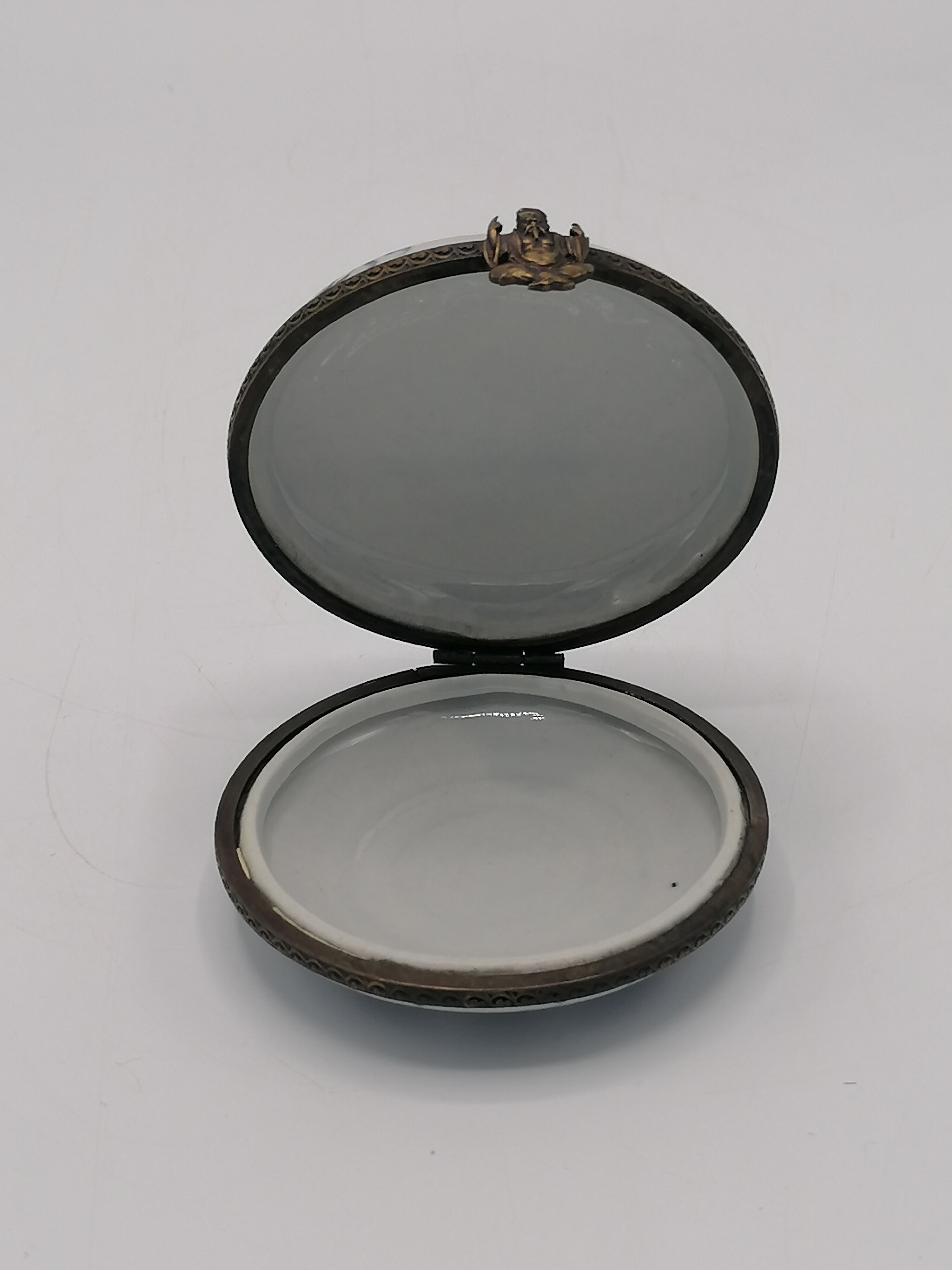 Chinese porcelain box