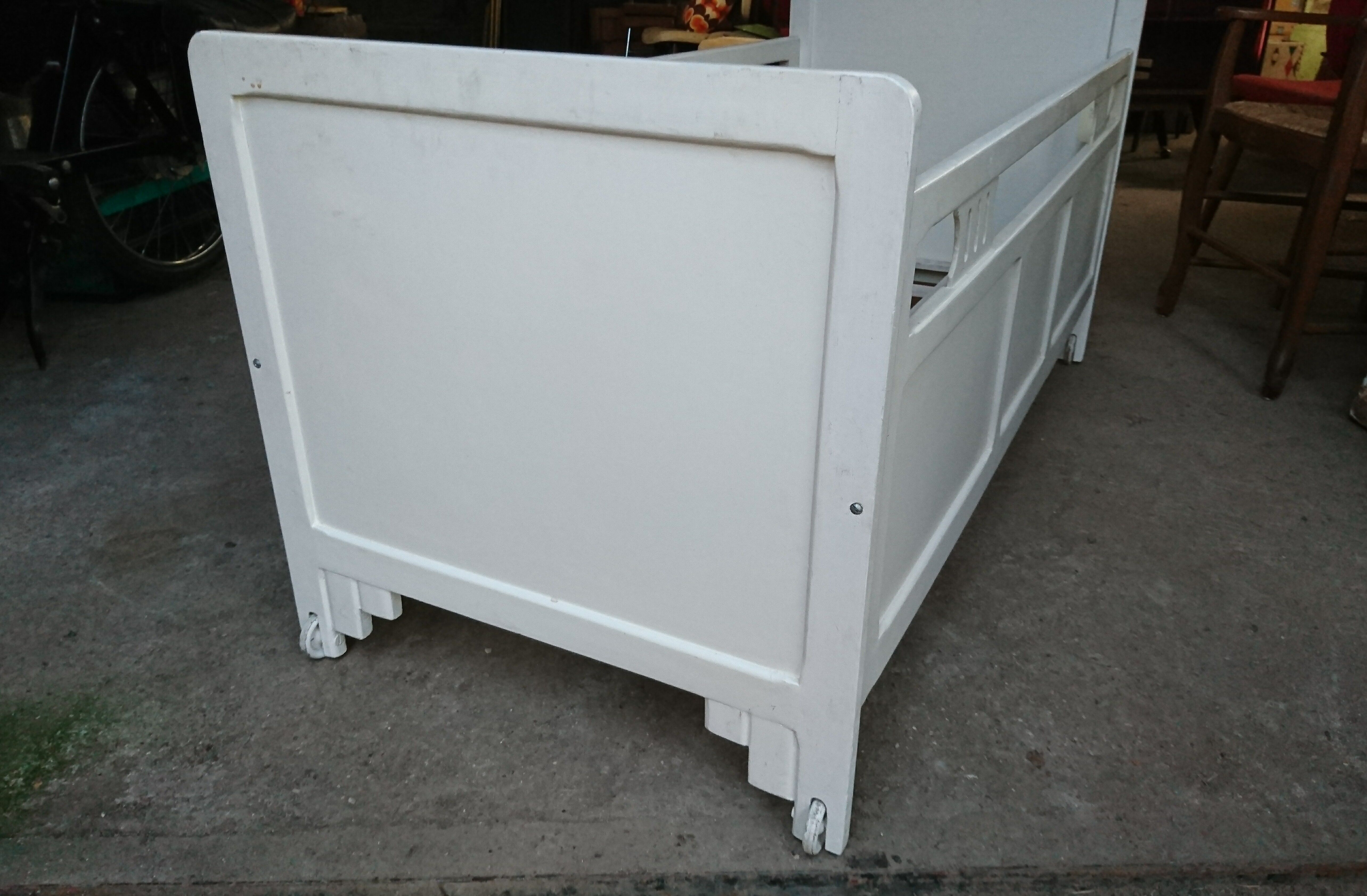 Former child bed