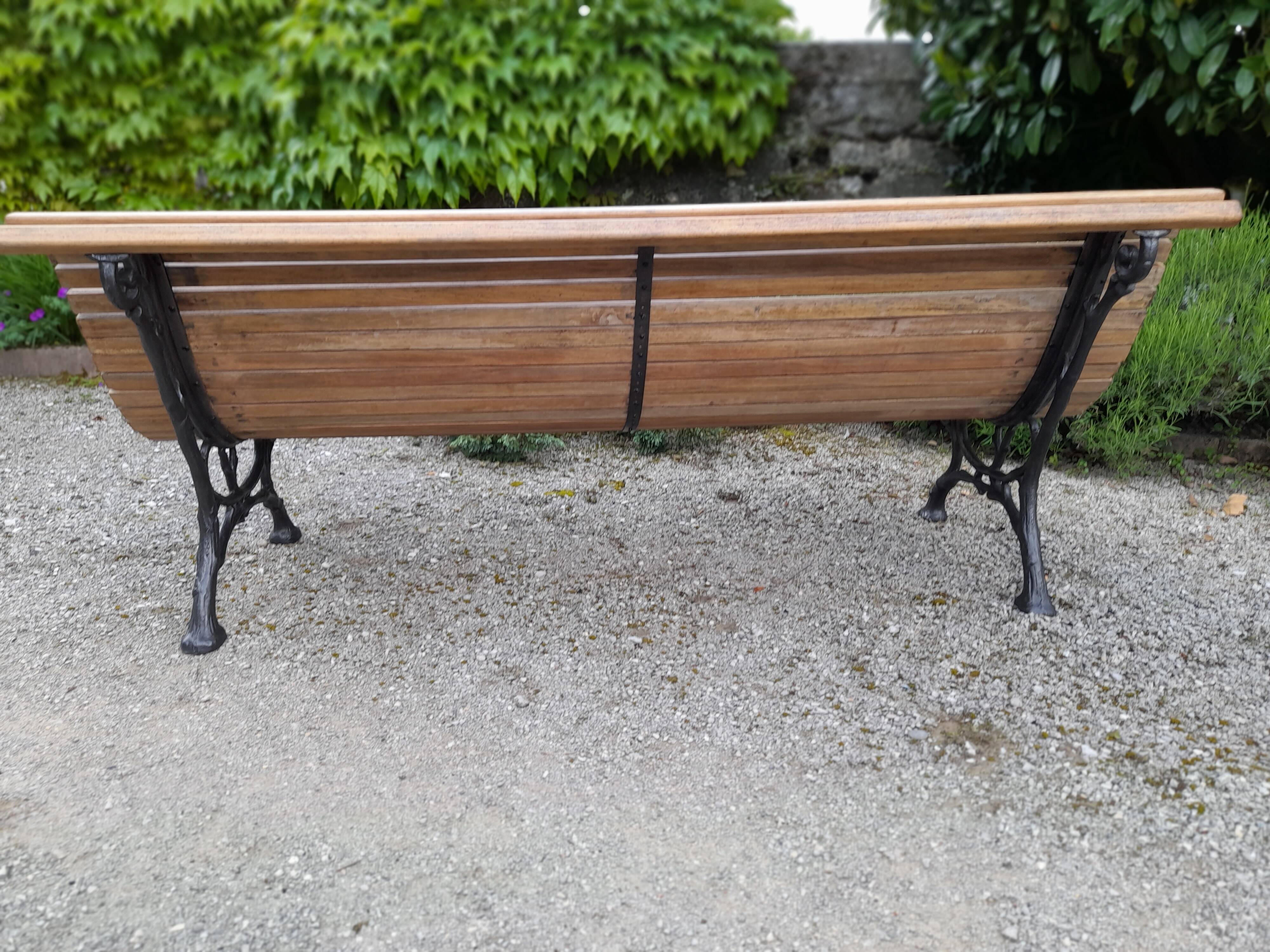 Banc de jardin ancien