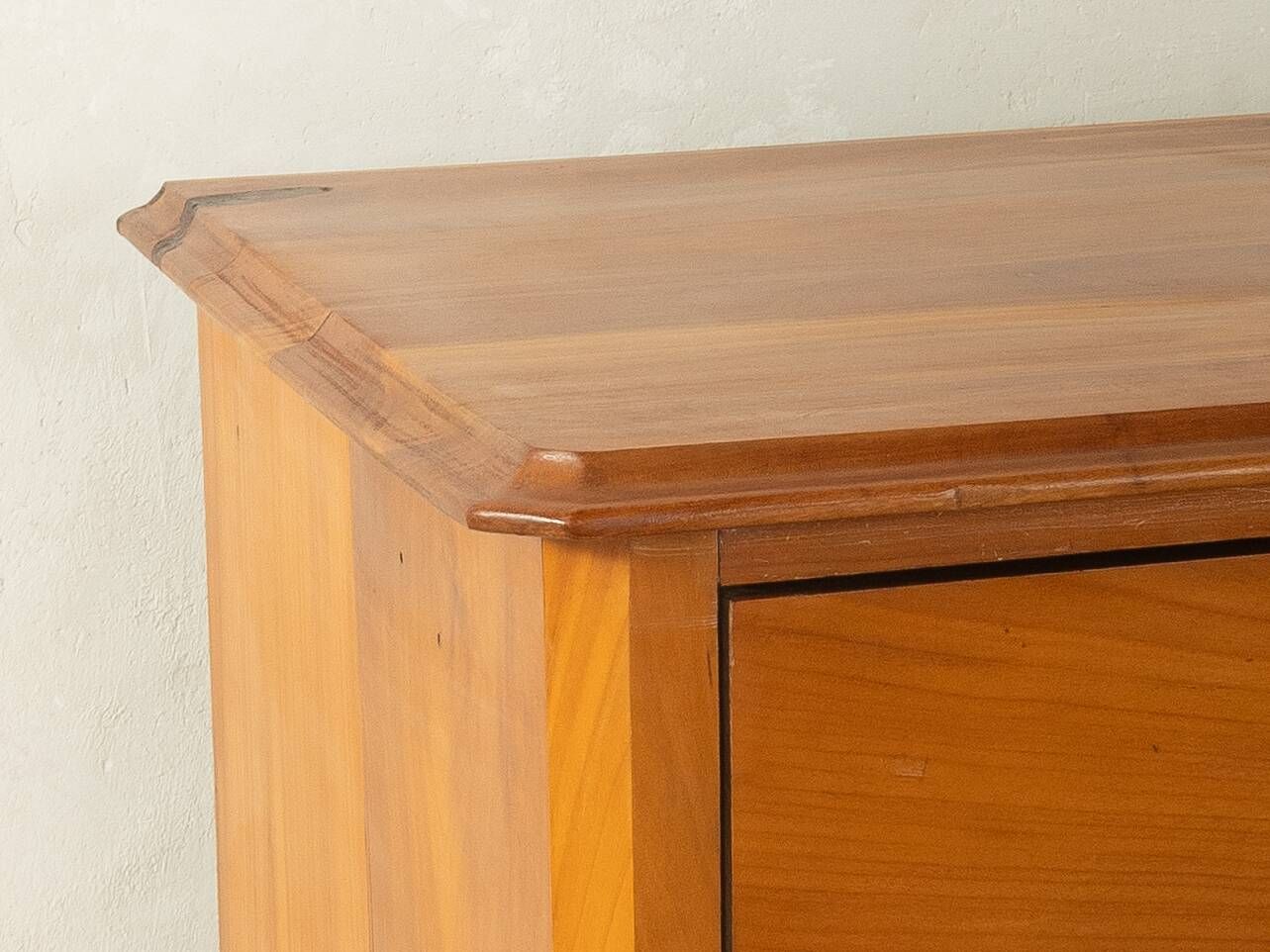 Commode Biedermeier en placage de cerisier, 19e siècle