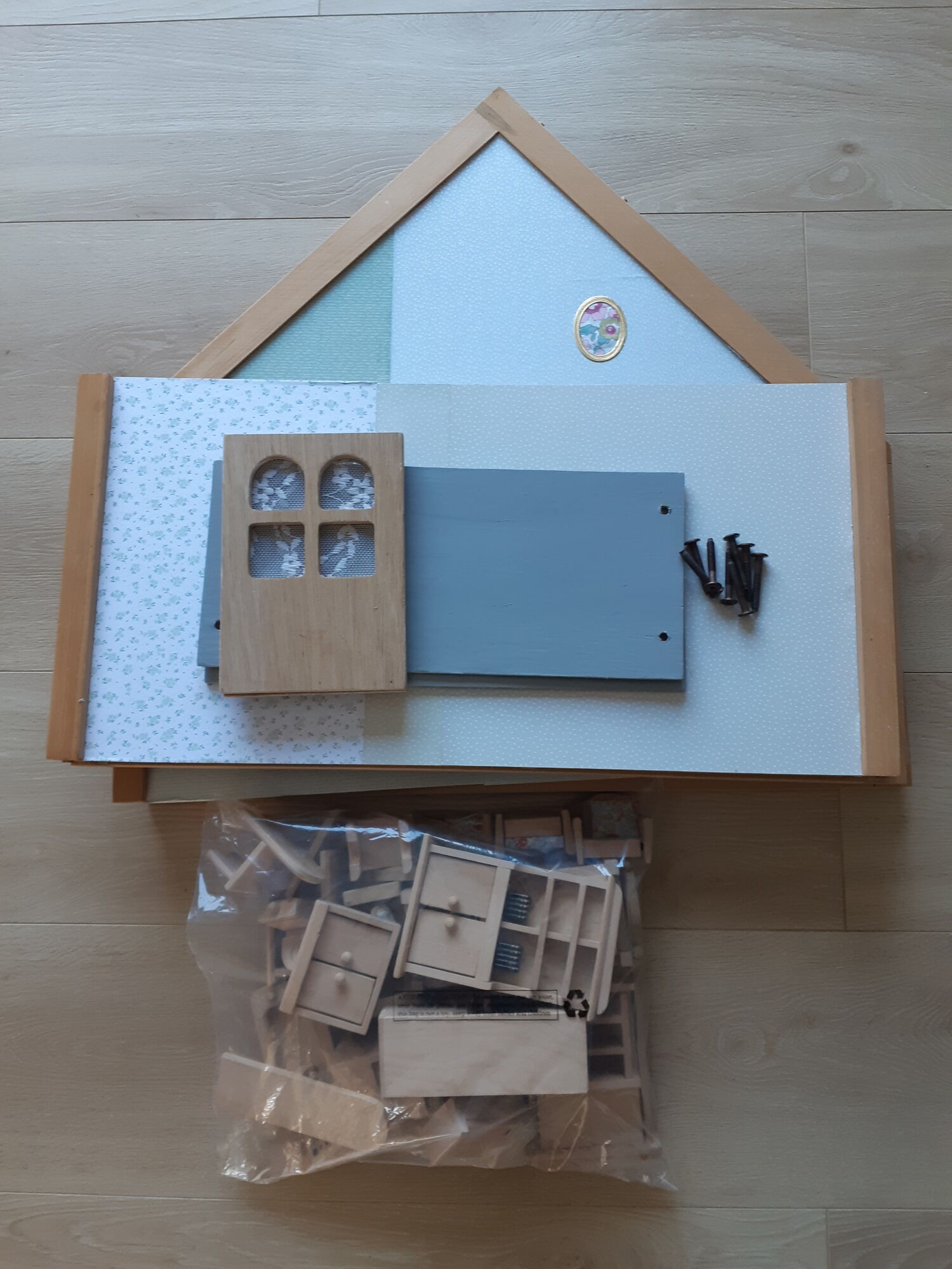 Wooden dollhouse, revamped, furnished, vintage French