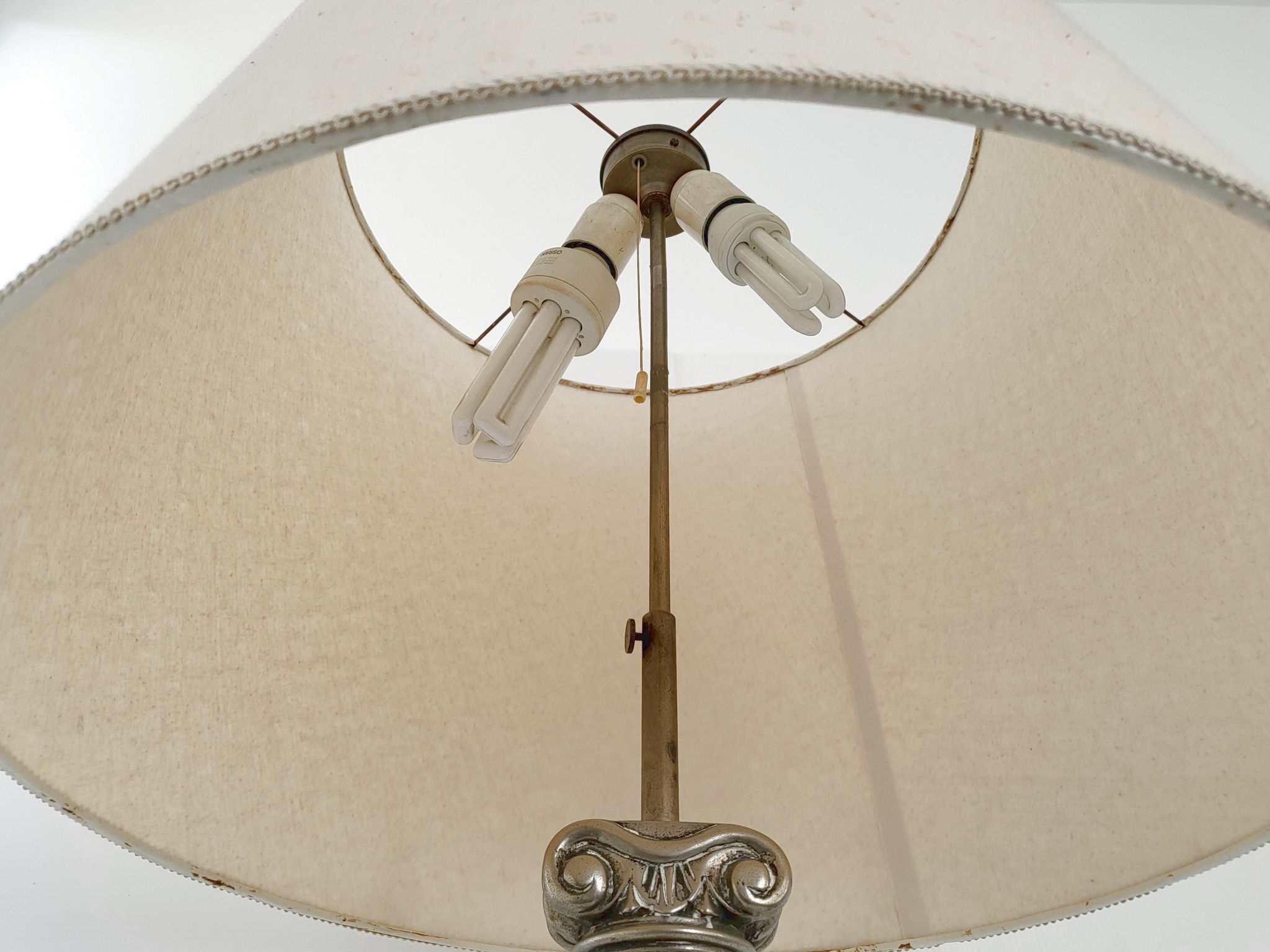 Lampe colonne ionique vintage 1970