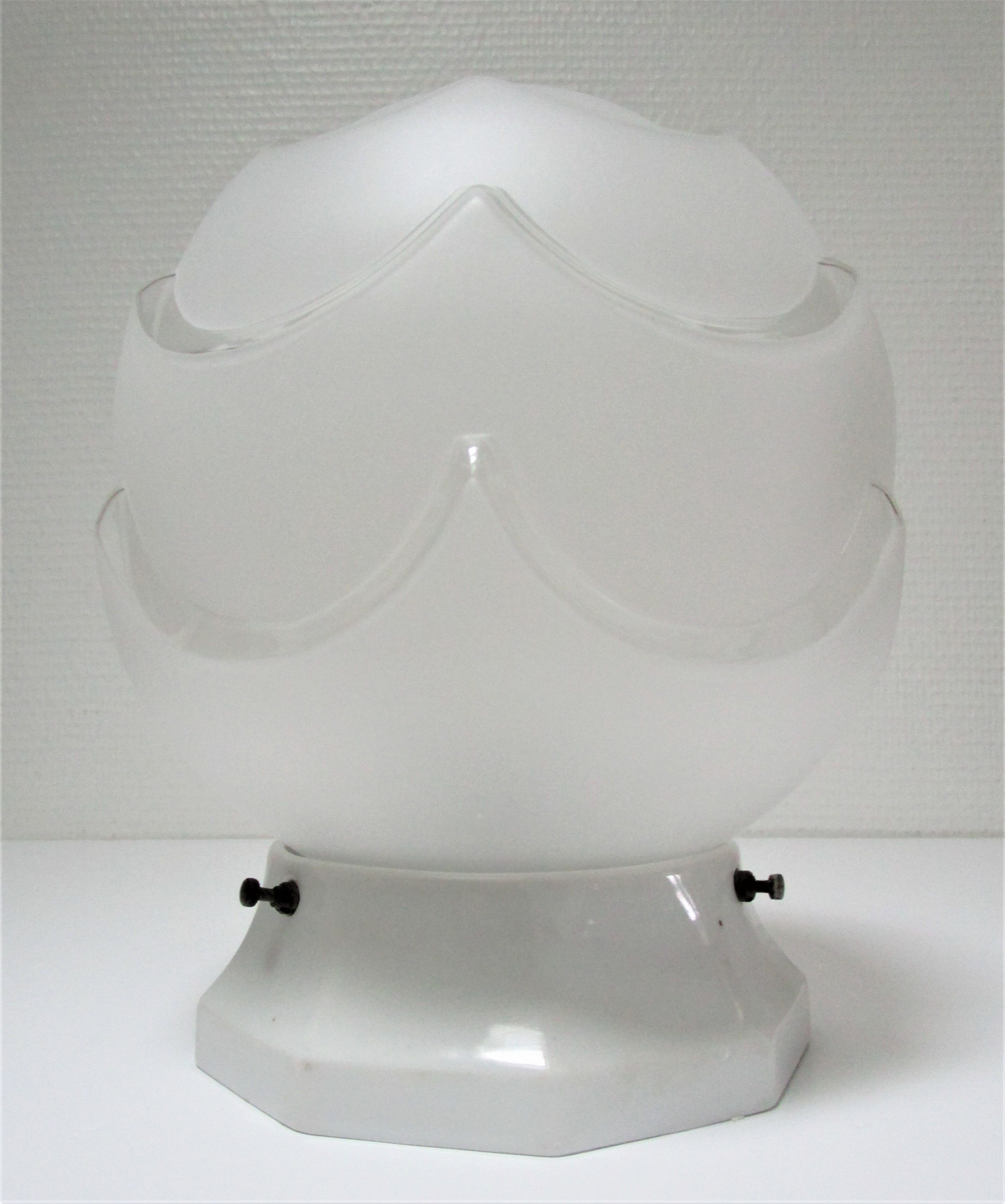 Porcelain ball lamp and art deco style glass