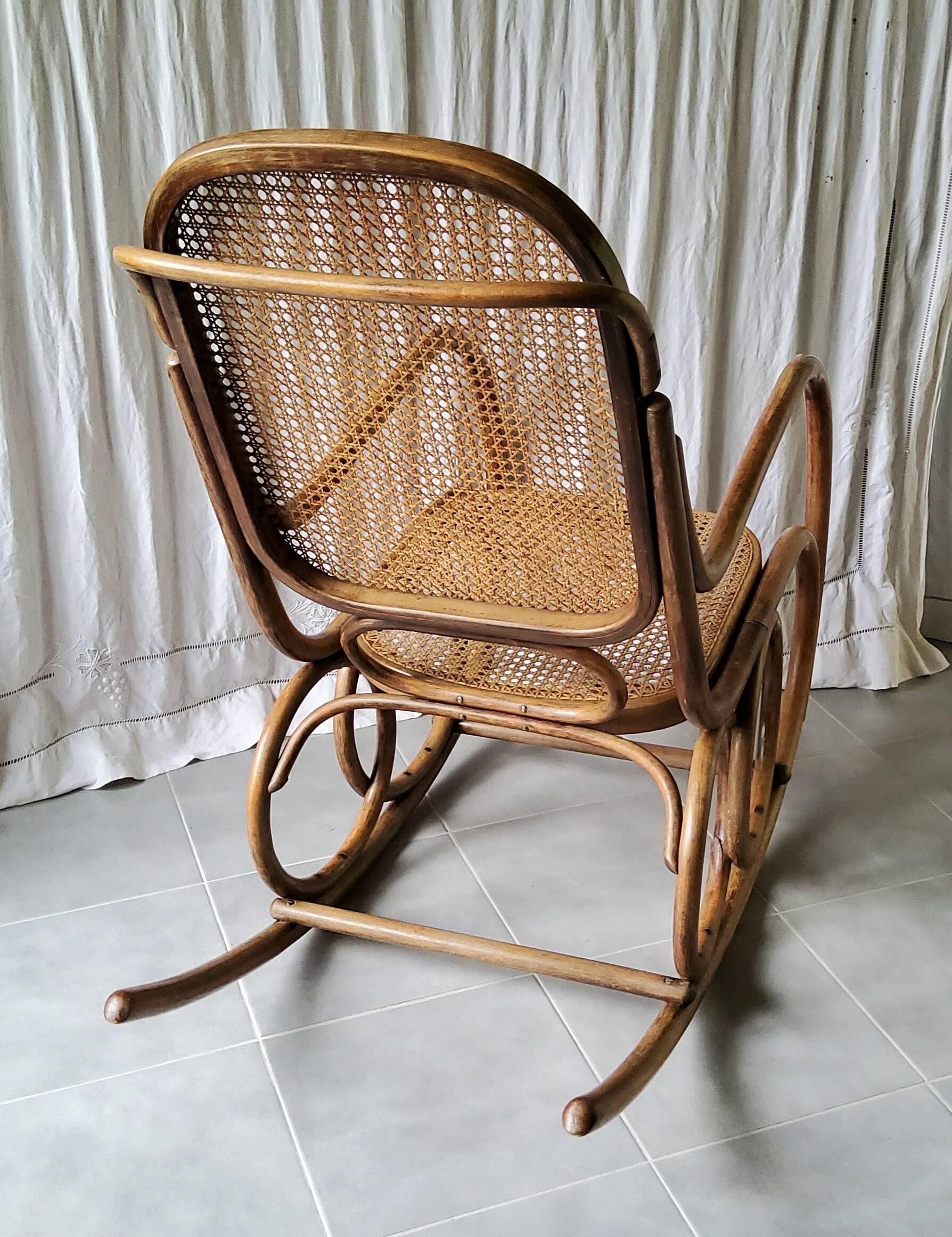 Fauteuil à bascule vintage