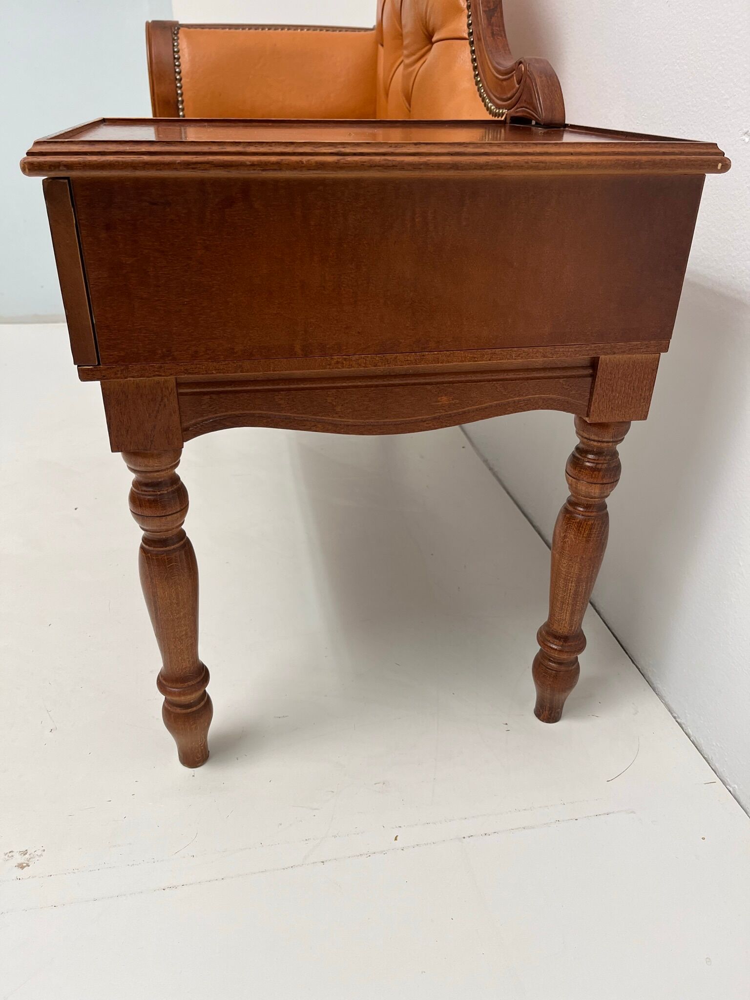 Telephone cabinet 50s