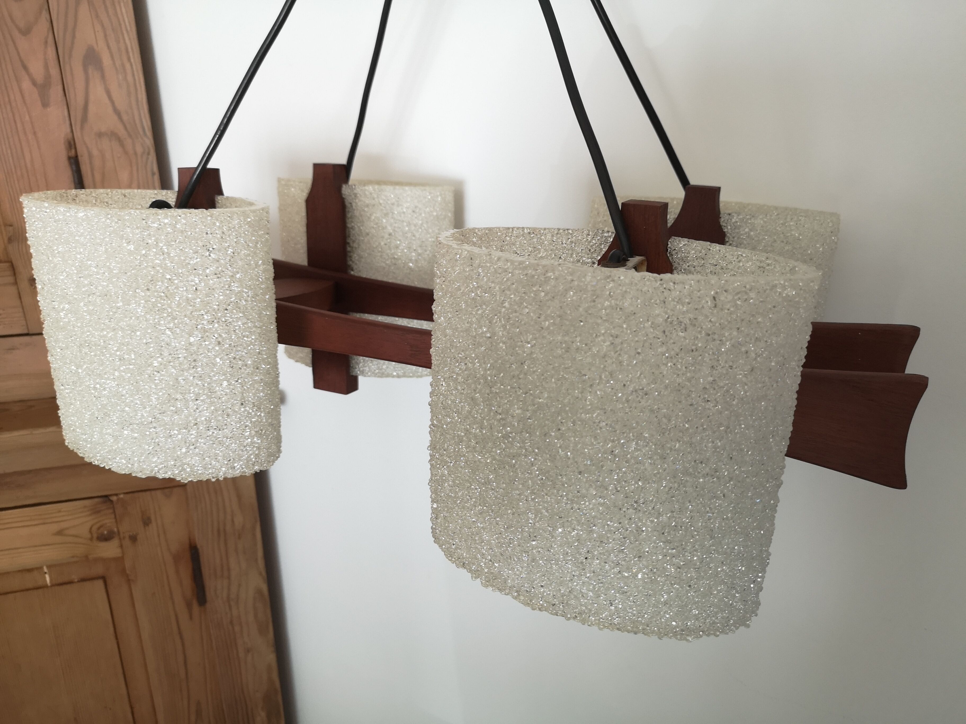 Scandinavian style hanging lamp in perspex and wood