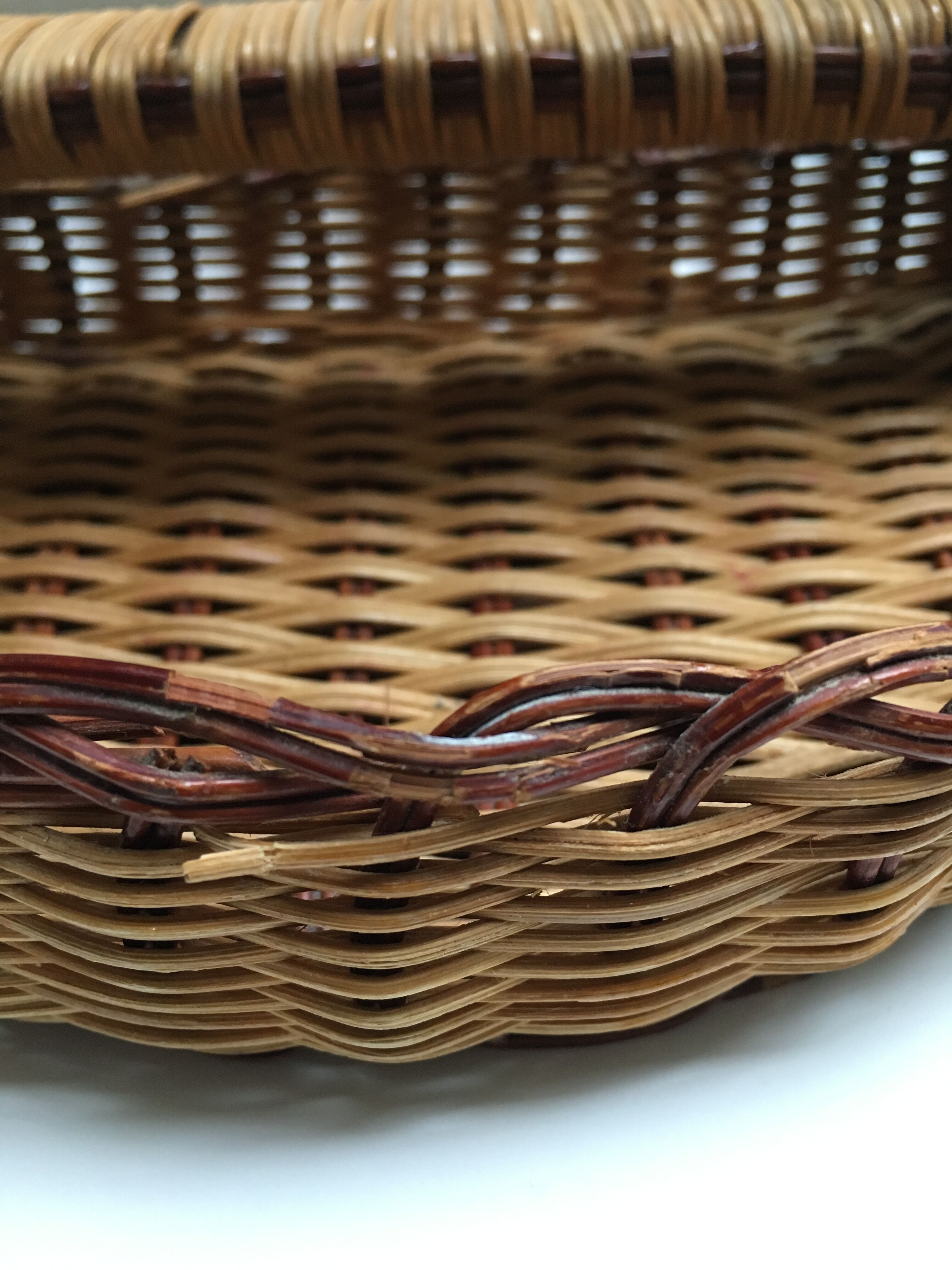 Table mirror in rattan 29 x 20 cm