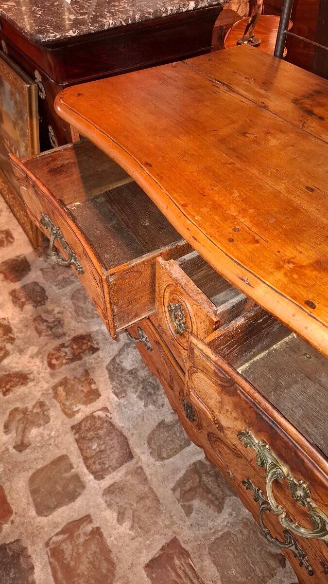 Commode XVIII en noyer