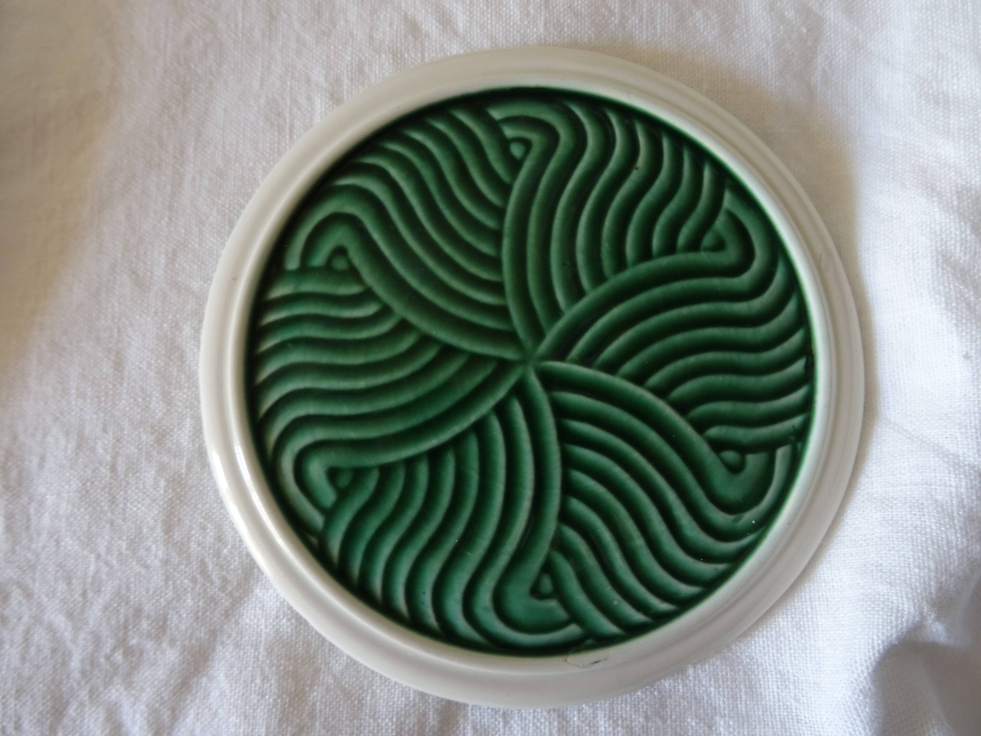 Pie dish and its duo of bottle cup