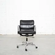 Chaise Soft Pad EA 217 de Charles et Ray Eames pour Vitra
