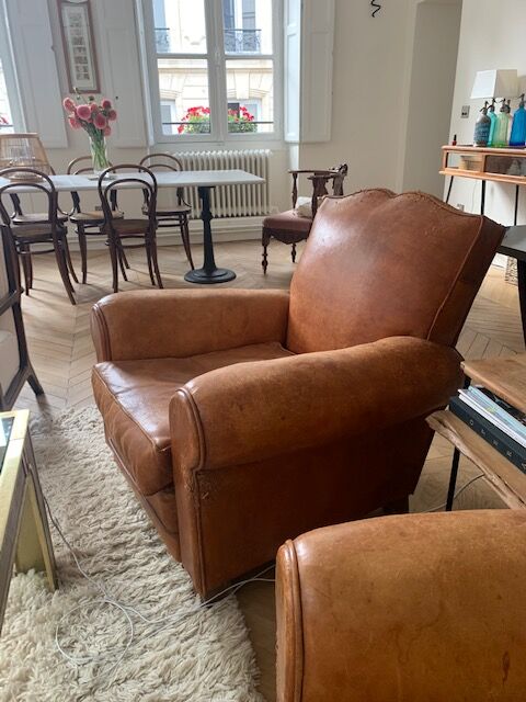 Lot of 2 leather club armchairs