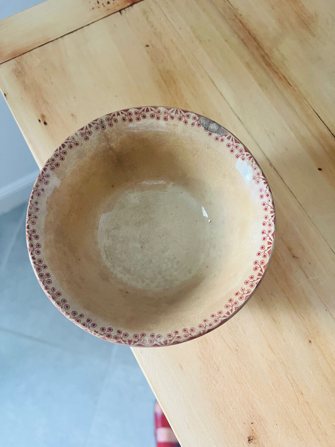 Bowl of vine leaves Establishment Debray Guadeloupe