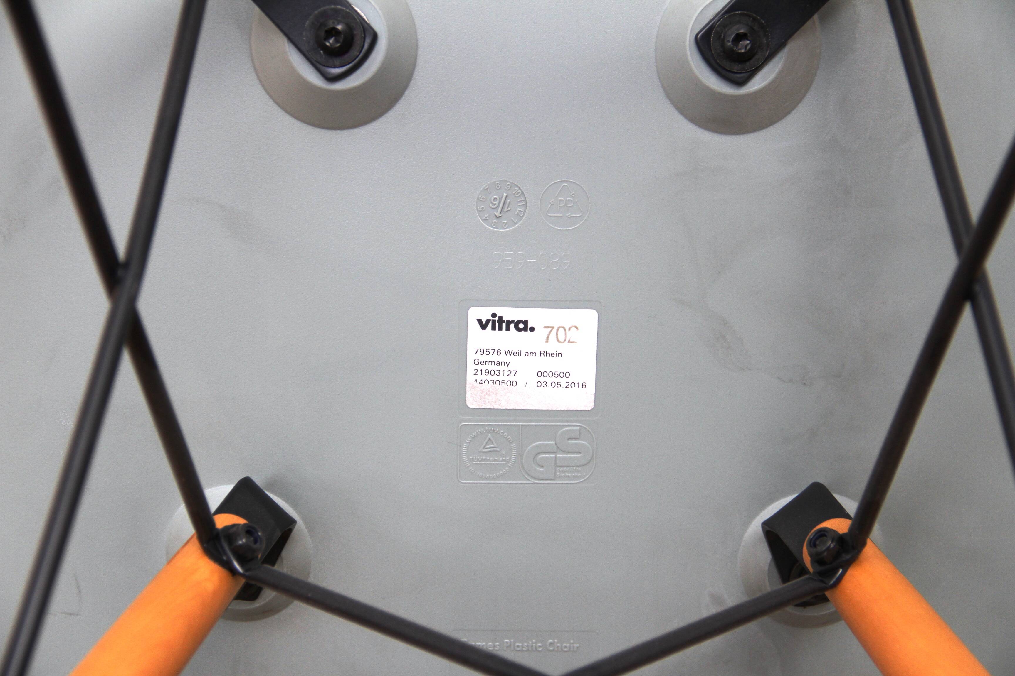 DSW chair, Charles & Ray Eames, Vitra