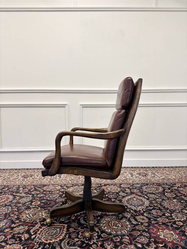 Fauteuil de bureau Chesterfield classique en cuir bordeaux
