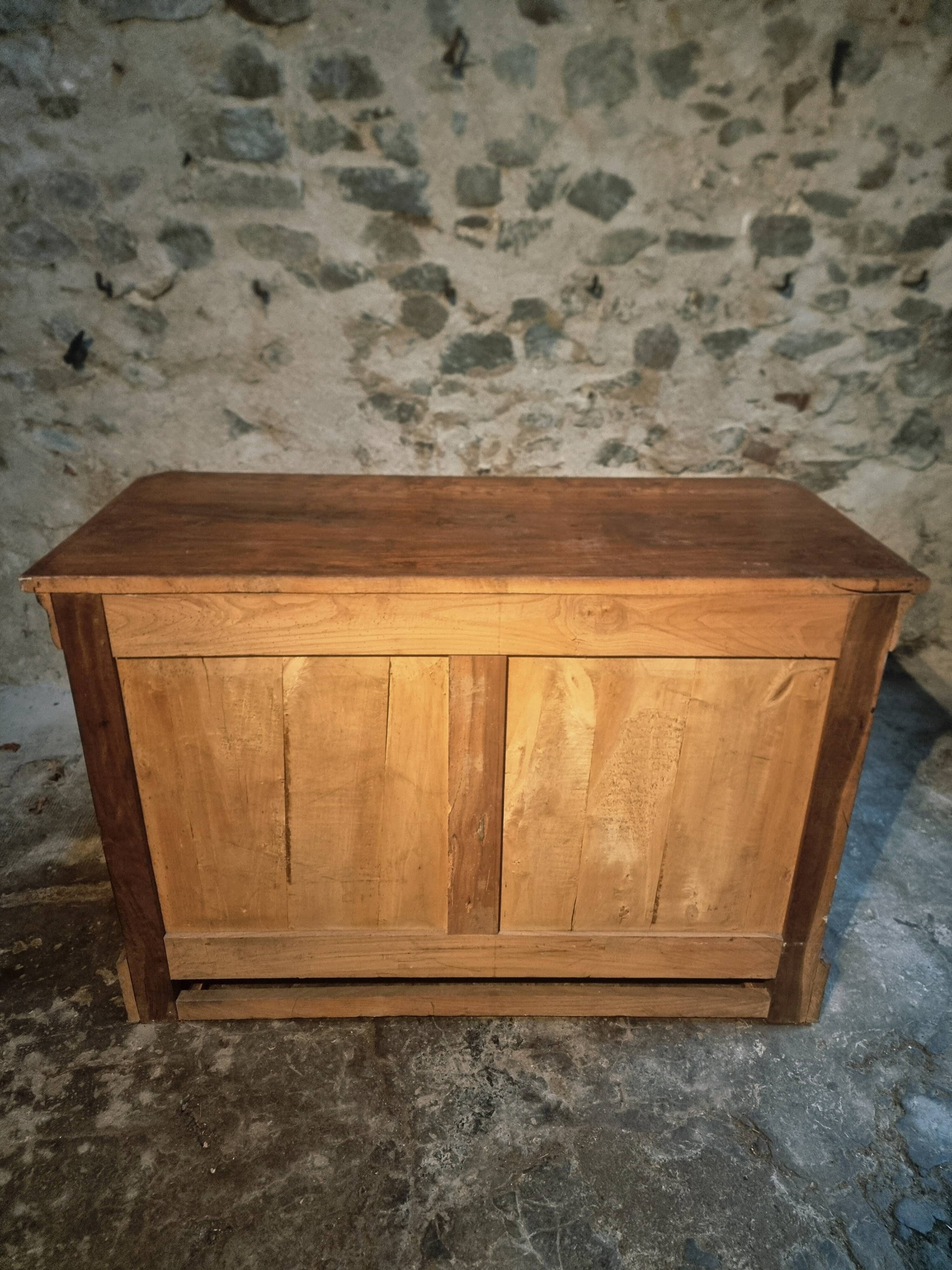 French buffet from the 19th century in elm with drawers – Louis Philippe period