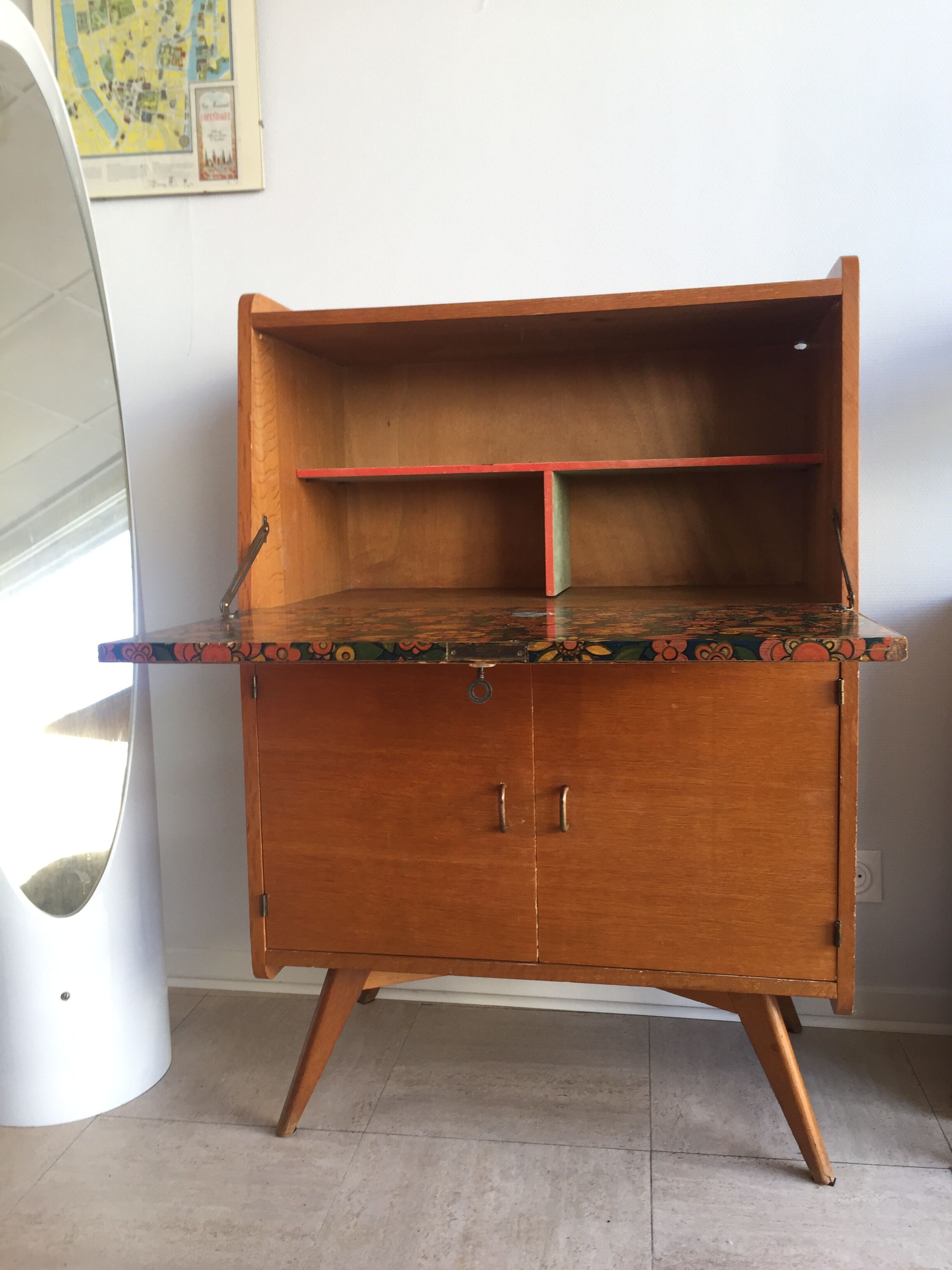 Vintage secretary feet compass 1960