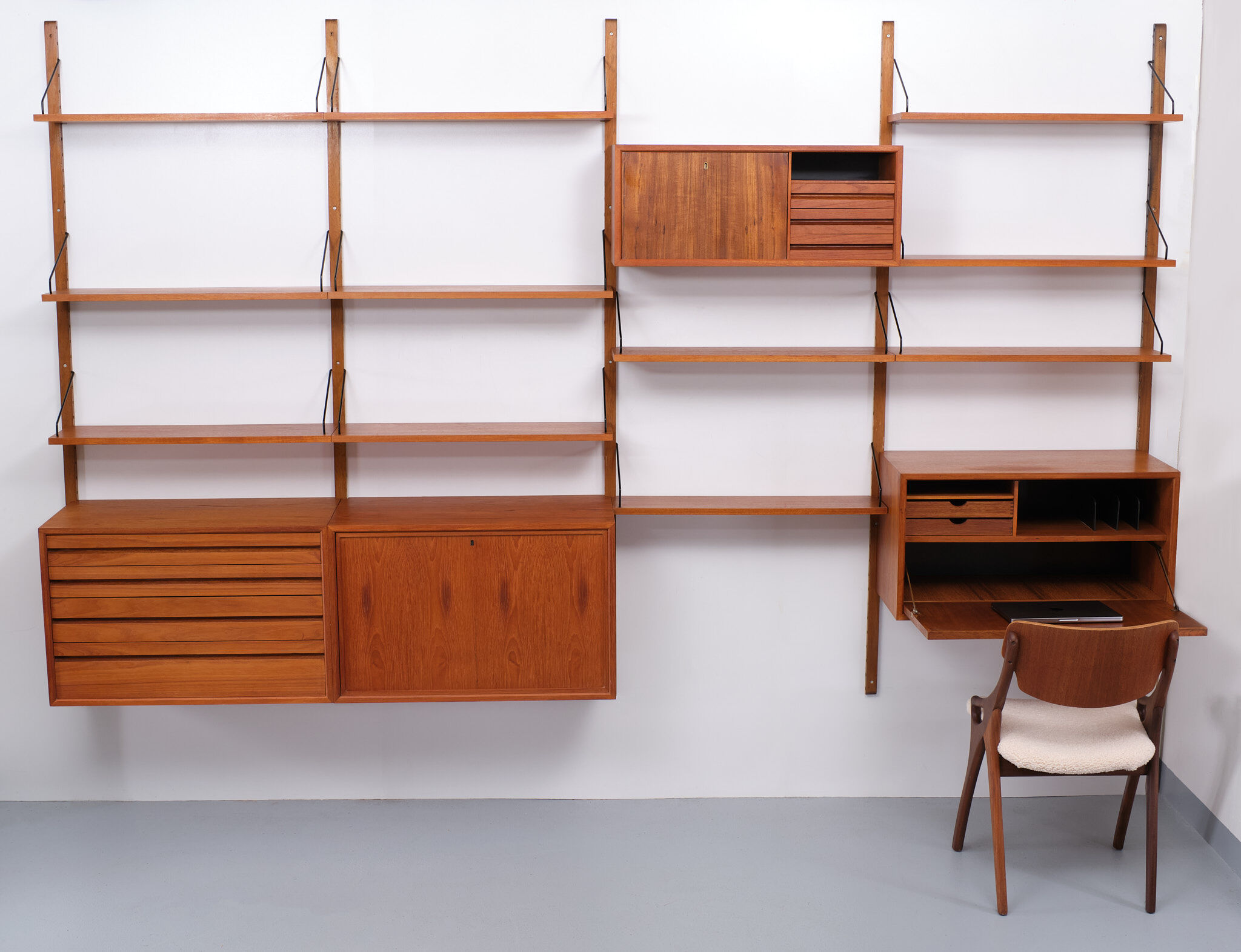 Large Poul Cadovius Royal wall system 1950s Denmark