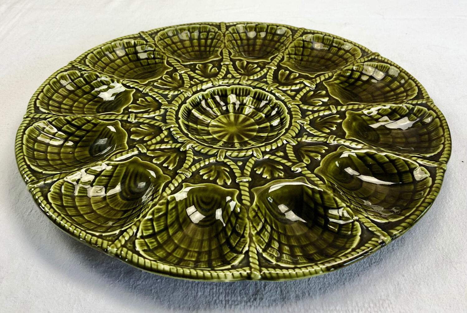 Oyster dish barbotine Sarreguemines