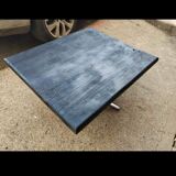 Table basse en chêne Shou Sugi Ban et piètement en étoile en aluminium
