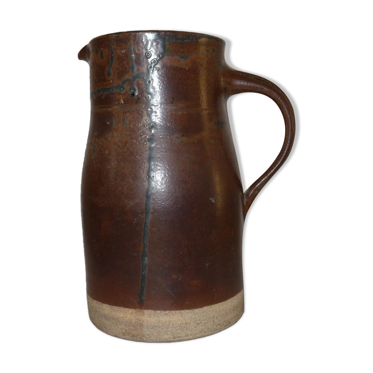 Pitcher-shaped in dark brown sandstone