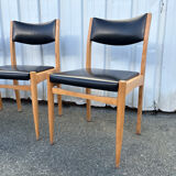 Set of 4 Scandinavian chairs in light wood and black faux leather – vintage