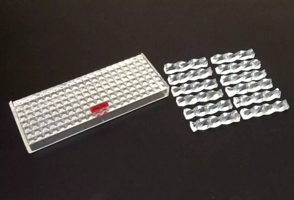 Années 1970 coffret 12 porte-couteaux plexiglas transparent