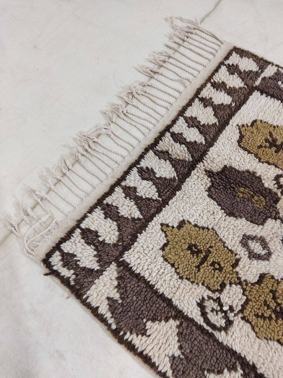 Handmade Moroccan Berber rug 134 x 90 cm