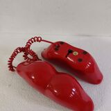 Vintage red lips phone