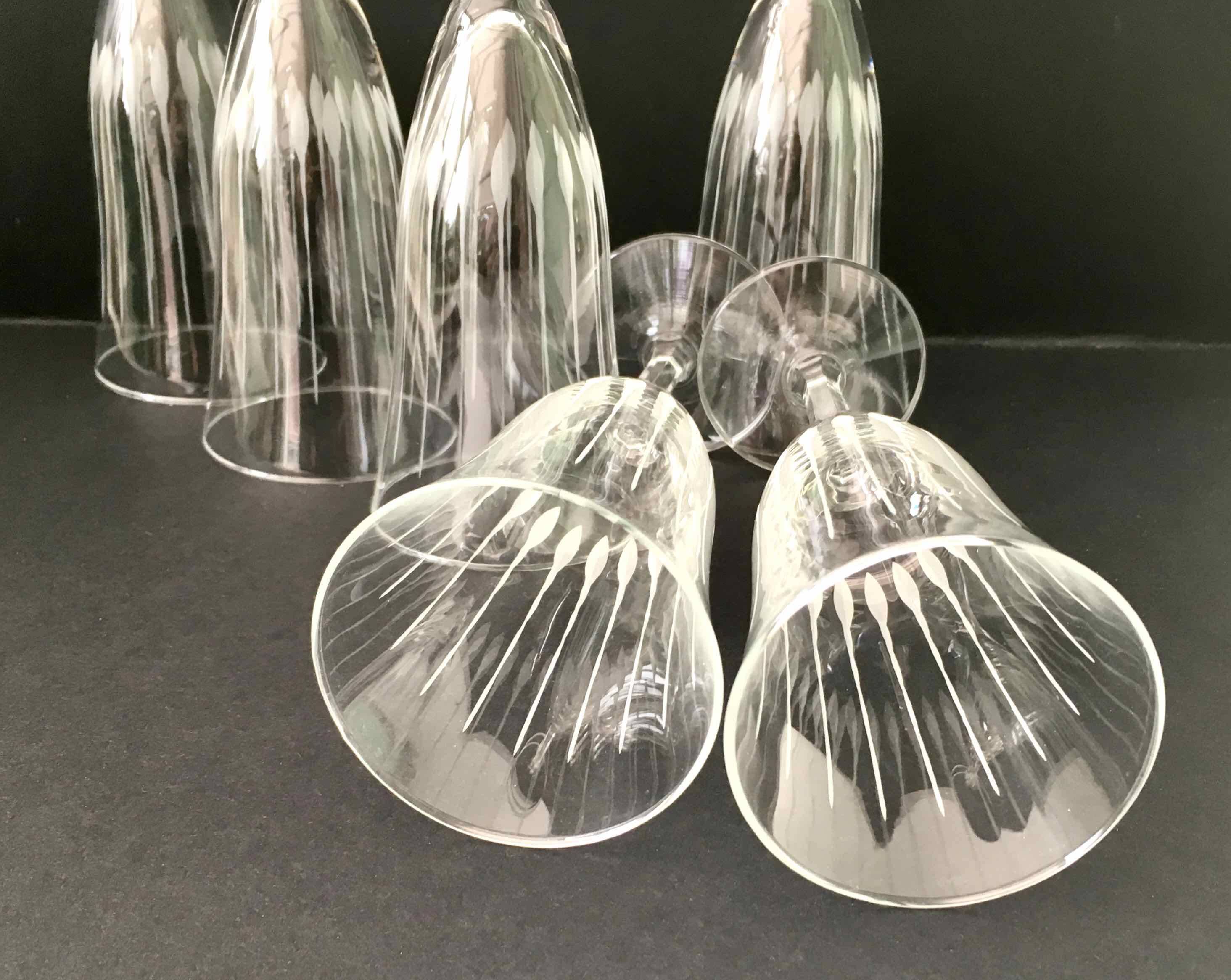 6 chiseled glass champagne flutes