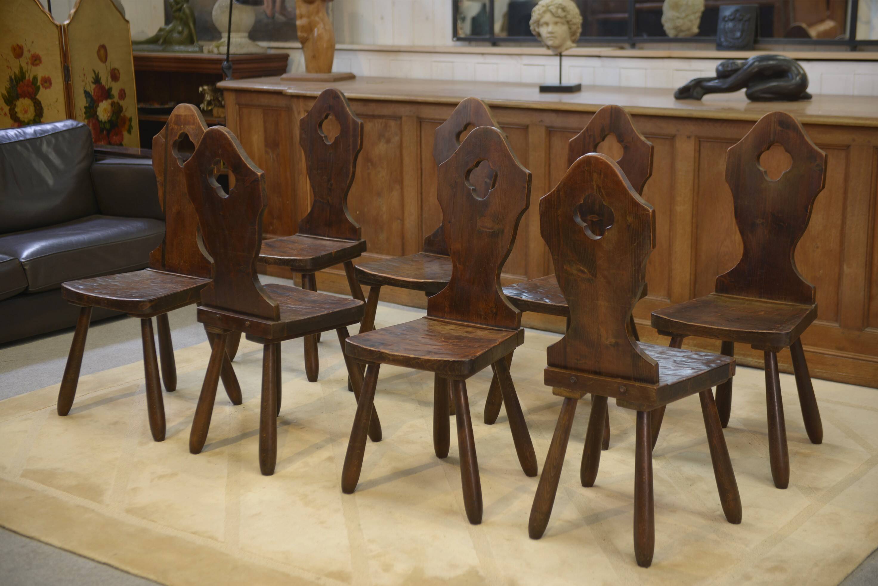 Ensemble de 8 chaises monastère 1950’s